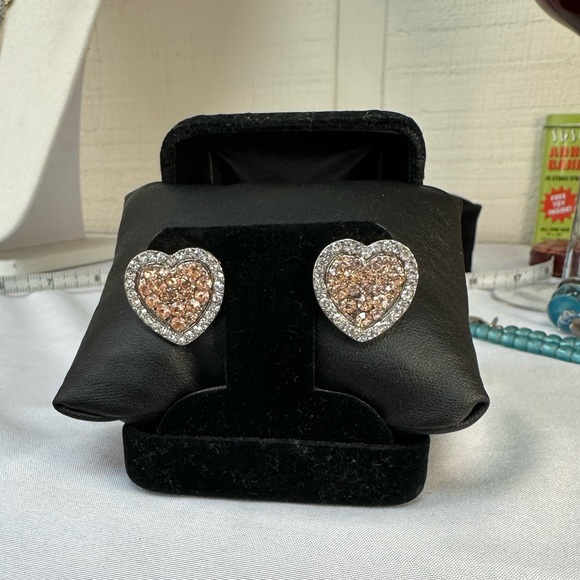 Sparkly heart earrings with clear and peach rhinestones - Picture 3 of 8
